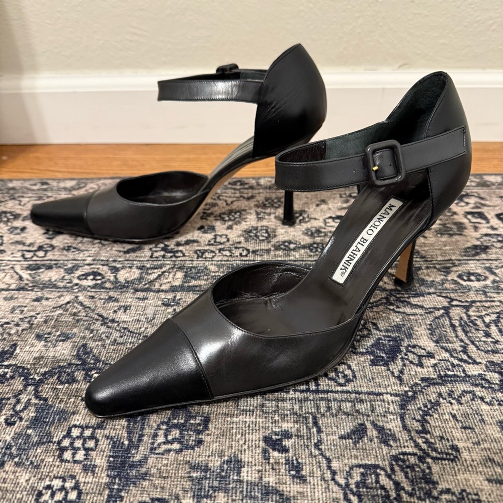 Manolo Blahnik Black Leather Pointed-Toe Mary Jane Heels